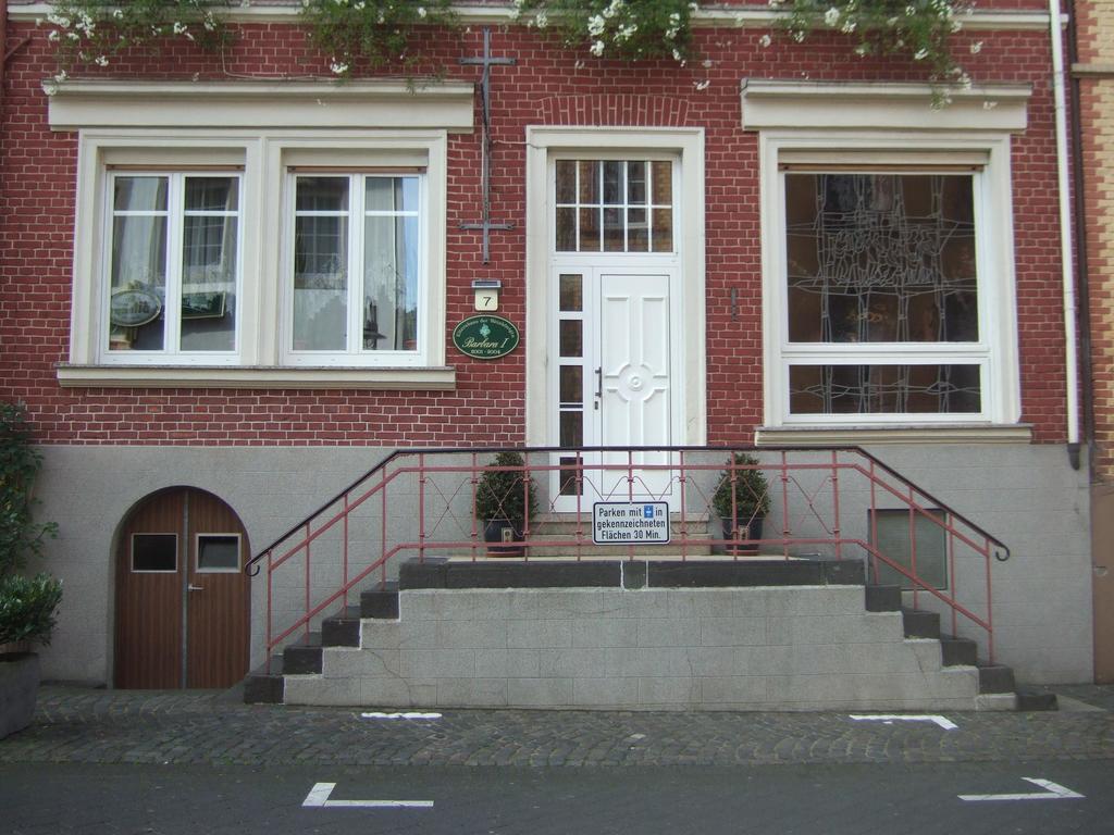 Ferienwohnungen Und Appartements - Haus Budinger Alf Exterior photo