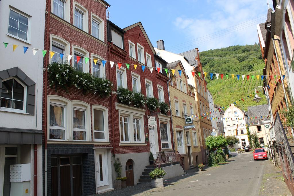 Ferienwohnungen Und Appartements - Haus Budinger Alf Exterior photo